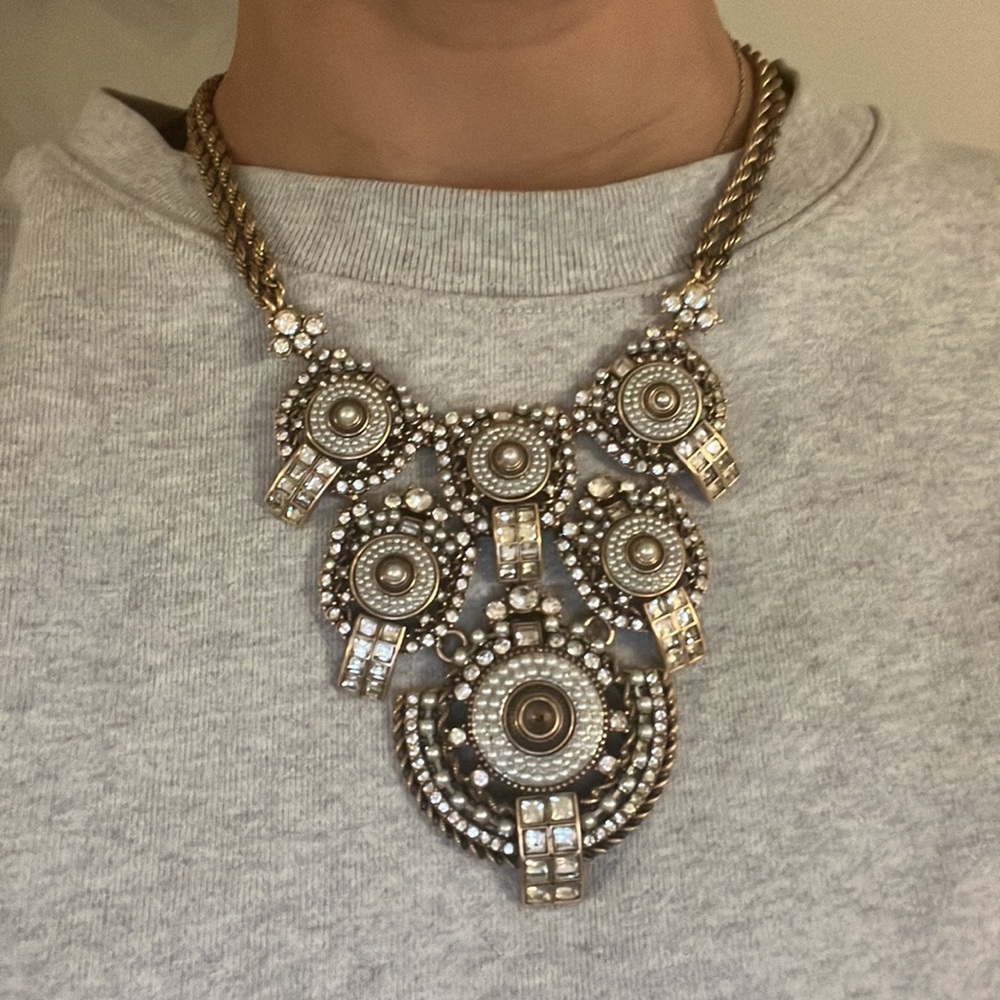 Statement Necklace - Picture 1 of 8